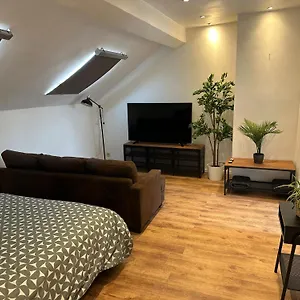 Immeuble Au Coeur De : Vivez L'experience Unique De La Rue Verbist Apartment