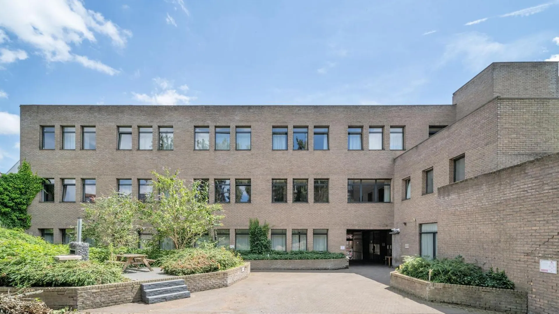 Room In Studio - Studio Triple Near Noord Station Brussels